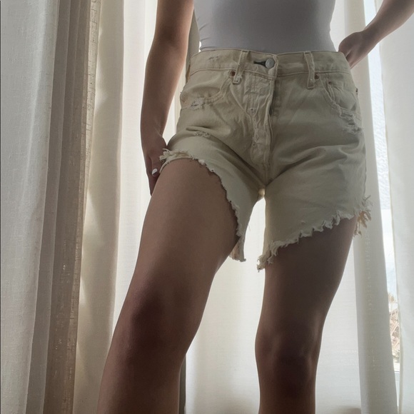 Custom Levi’s ✨✨ - Picture 2 of 3